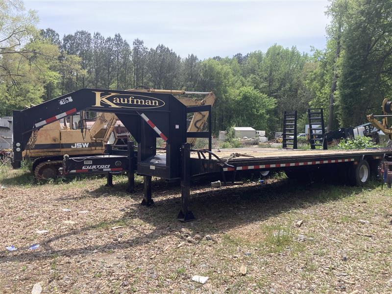 2021 Kaufman 25' Tilt Deck Gooseneck Trailer